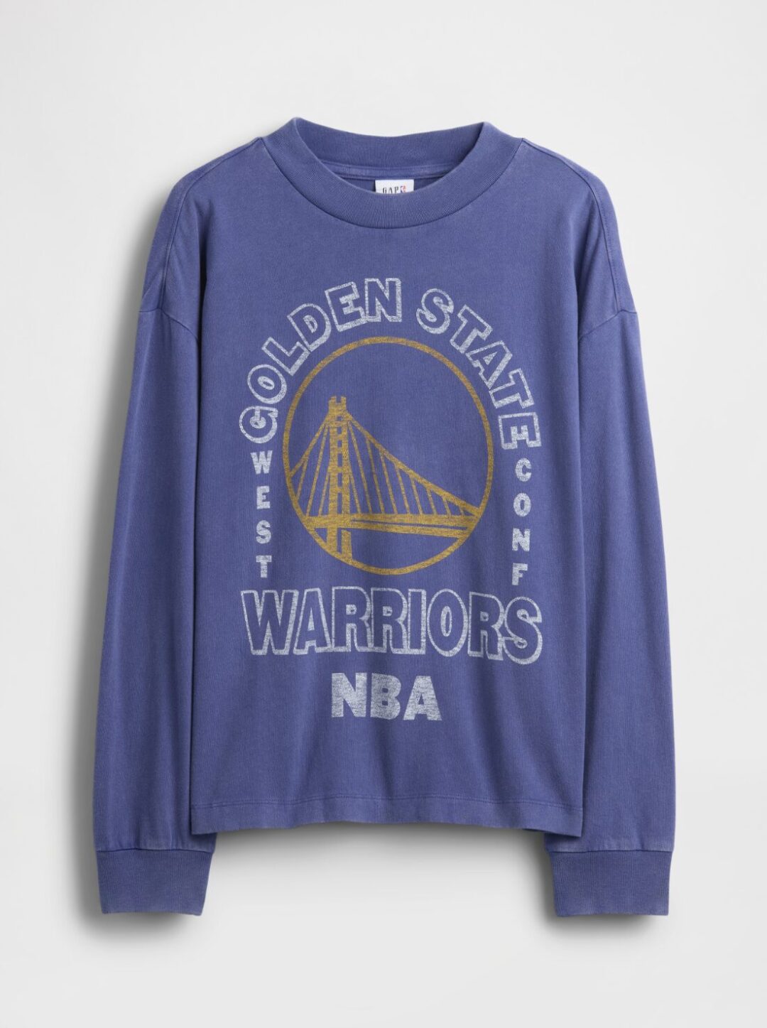 GapがNBAとのコラボコレクションを発表 NBAの歴史をセレブレイトし、それぞれのチームロゴをGapのスタイルに落とし込んだキッズから大人まで展開するアパレルコレクションが10月10日(金)より順次発売