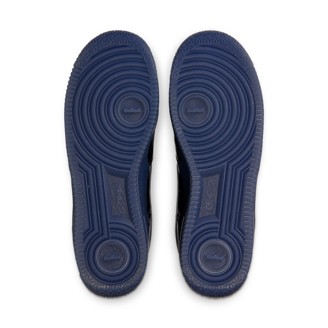 【2025年末 発売予定】LeBron James × NIKE AIR FORCE 1 LOW “Black Patent” (レブロン・ジェームズ ナイキ エア フォース 1 ロー “ブラックパテント”) [IO6129-001]