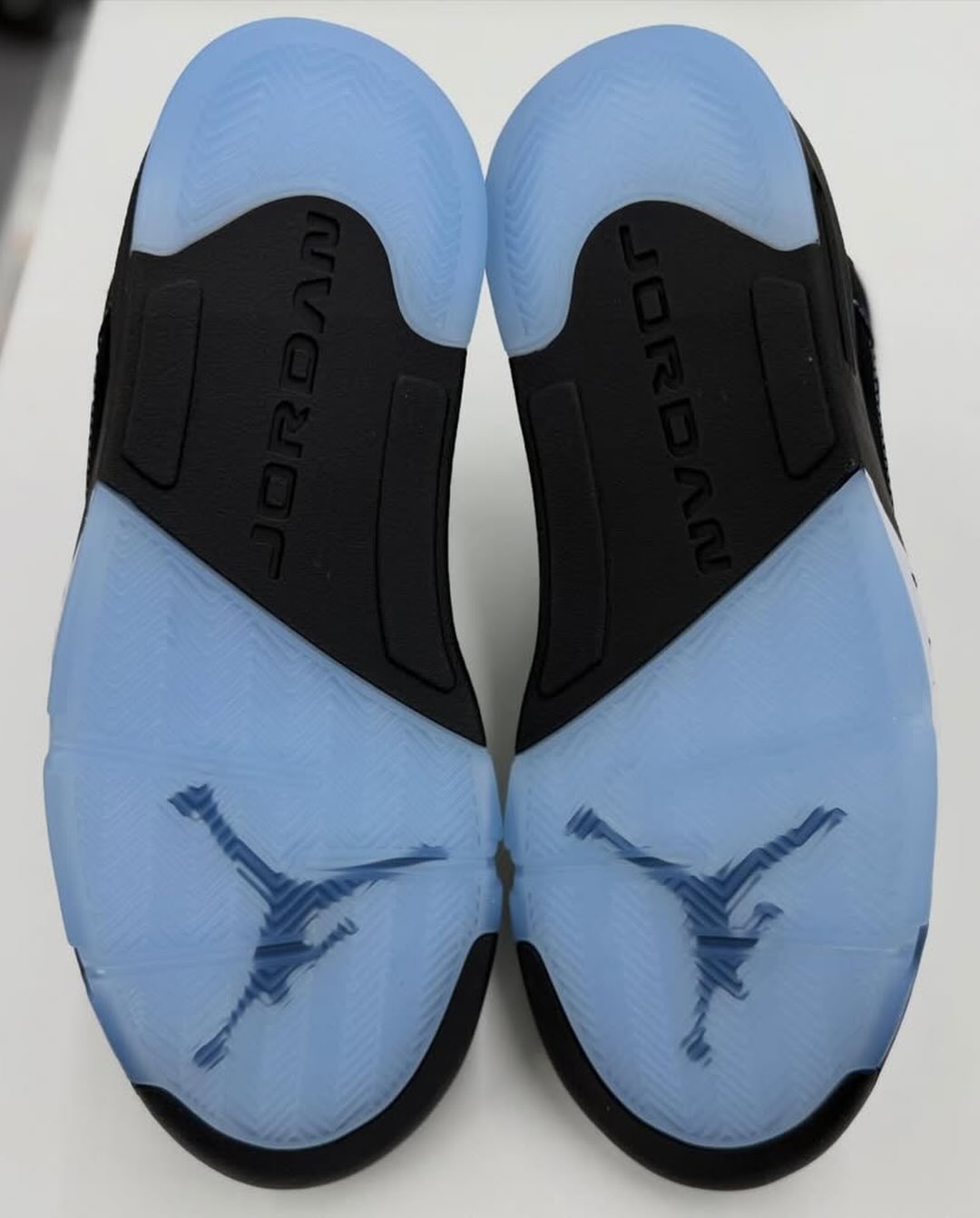 【2026年 8/1 復刻予定】NIKE AIR JORDAN 5 “Black/University Blue” (ナイキ エア ジョーダン 5 “ブラック/ユニバーシティブルー”) [DD0587-008]