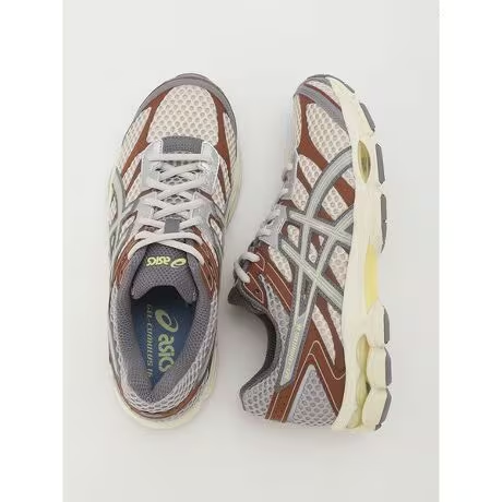 【2025年 11/13 & 11/17 発売】emmi × ASICS GEL-CUMULUS 16 “Brown/Lemon Yellow” (アシックス ゲルキュムラス) [1203A957.250]