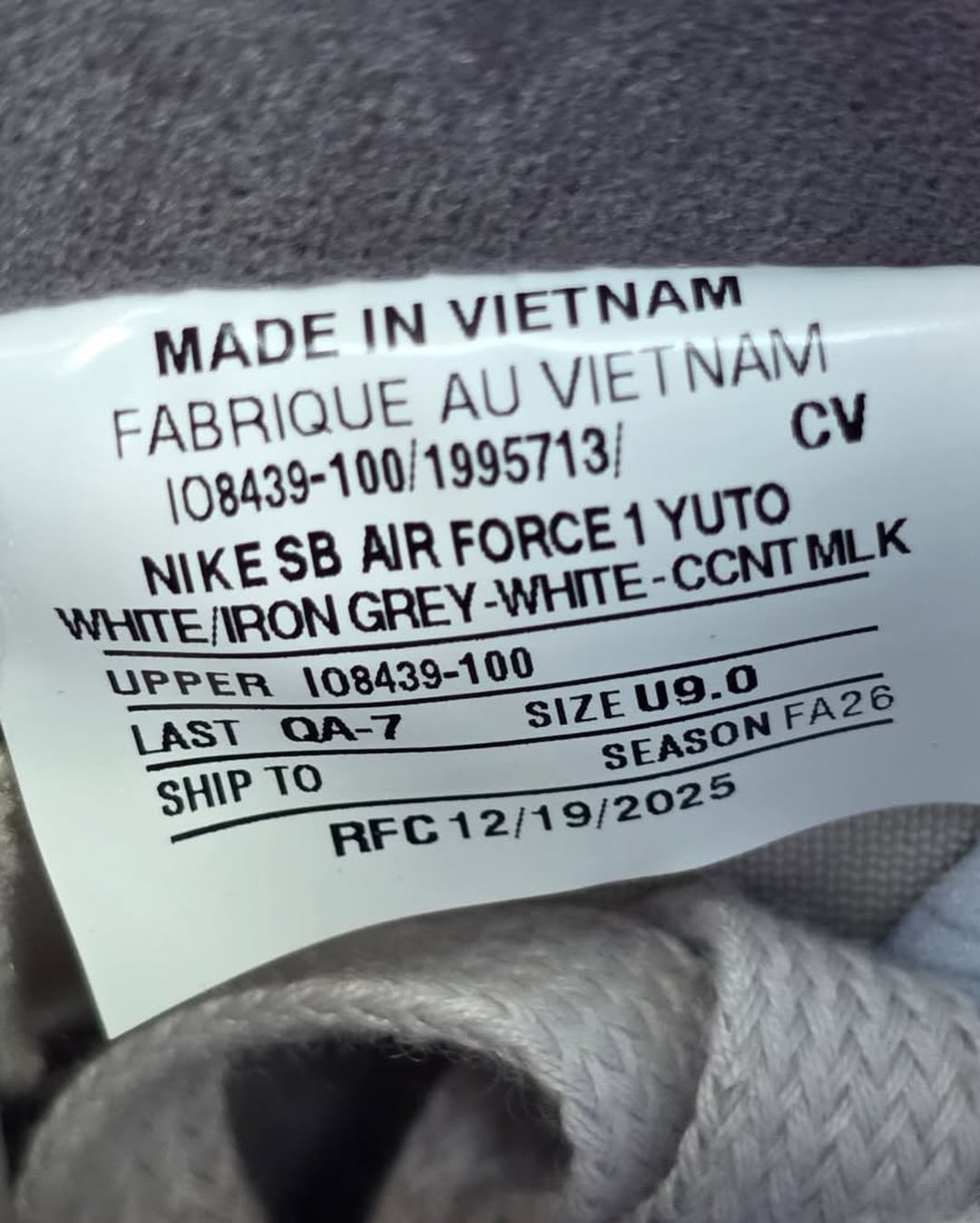 【2026年 秋 発売予定】堀米雄斗 × ナイキ SB × エア フォース 1 ロー “ホワイト/アイアングレー” (Yuto Horigome NIKE AIR FORDC 1 LOW “White/Iron Grey”) [IO8439-100]