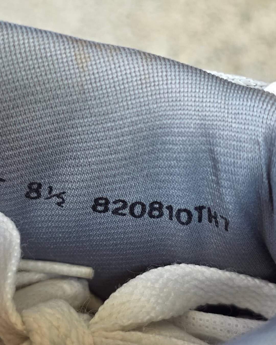 【2026年 秋 発売予定】堀米雄斗 × ナイキ SB × エア フォース 1 ロー “ホワイト/アイアングレー” (Yuto Horigome NIKE AIR FORDC 1 LOW “White/Iron Grey”) [IO8439-100]