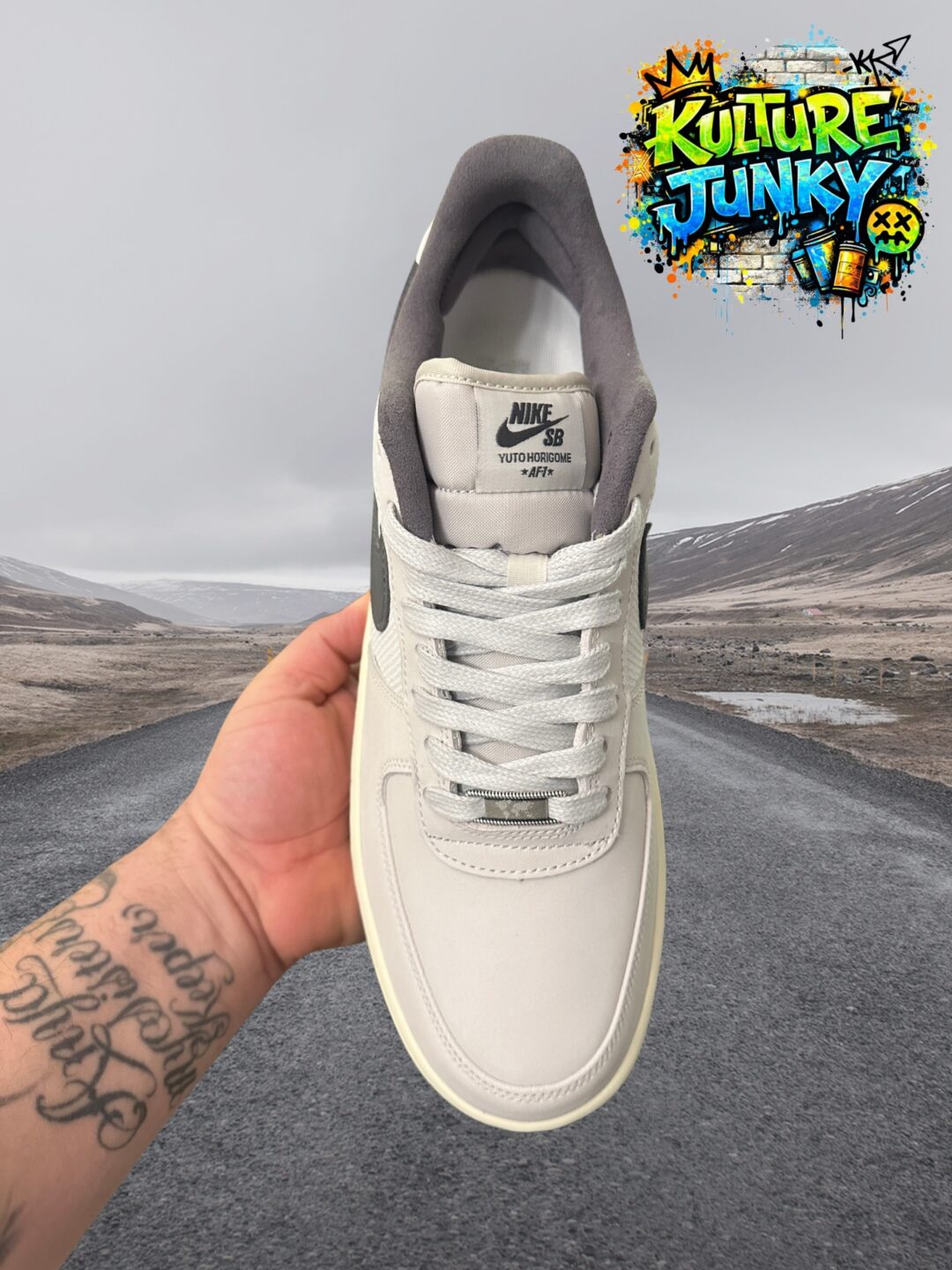 【2026年 秋 発売予定】堀米雄斗 × ナイキ SB × エア フォース 1 ロー “ホワイト/アイアングレー” (Yuto Horigome NIKE AIR FORDC 1 LOW “White/Iron Grey”) [IO8439-100]