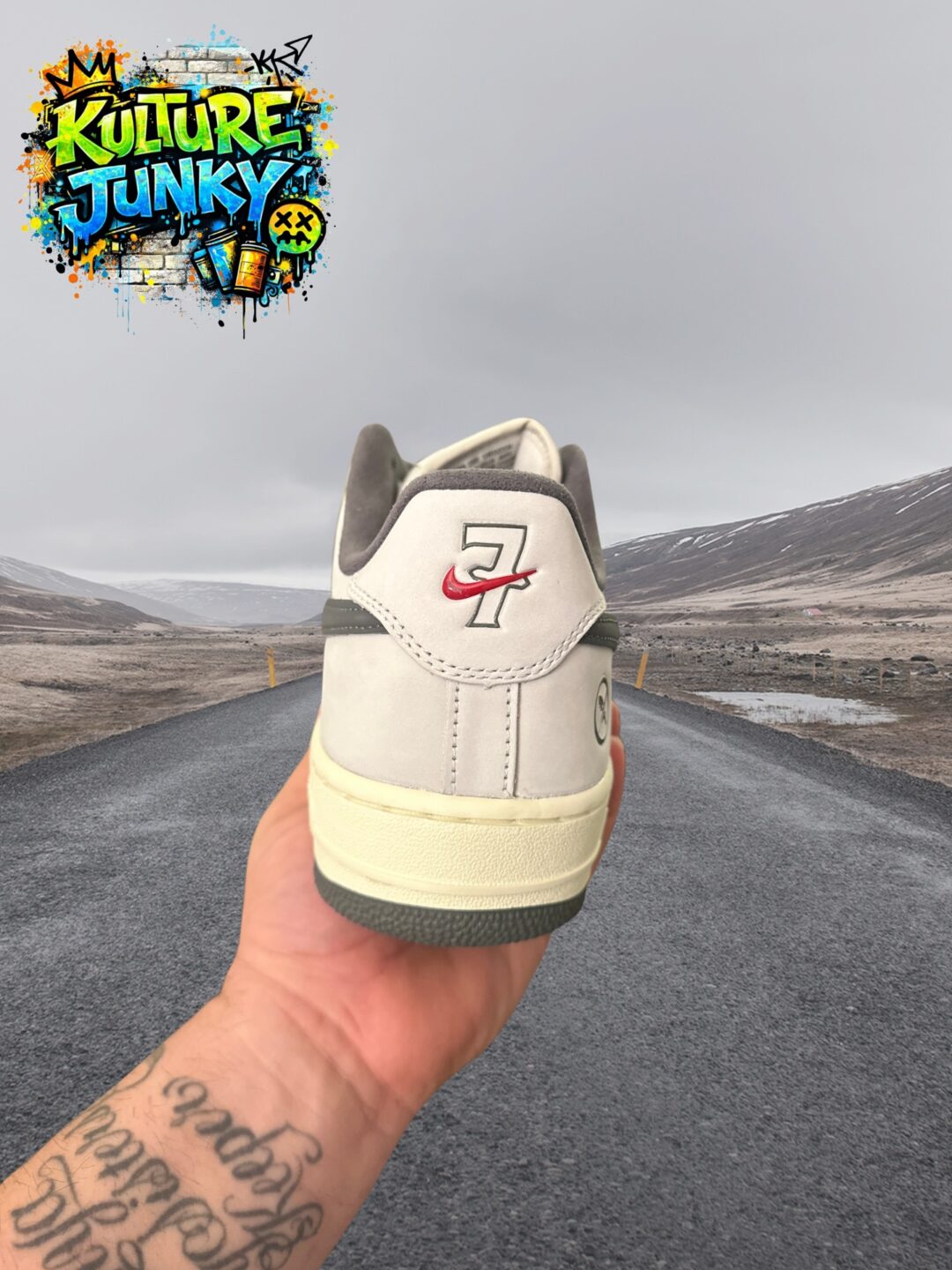 【2026年 秋 発売予定】堀米雄斗 × ナイキ SB × エア フォース 1 ロー “ホワイト/アイアングレー” (Yuto Horigome NIKE AIR FORDC 1 LOW “White/Iron Grey”) [IO8439-100]