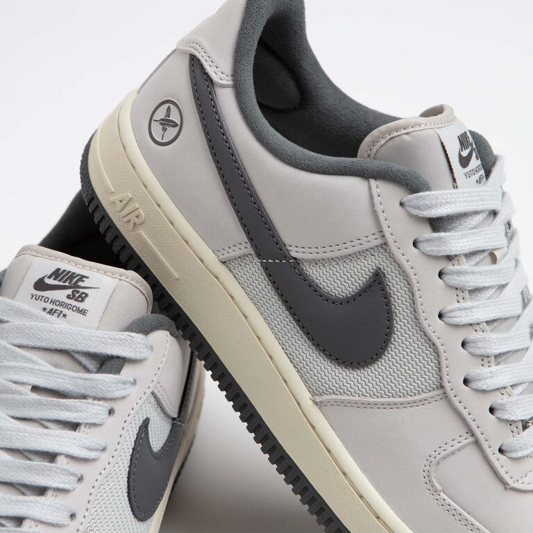 【2026年 秋 発売予定】堀米雄斗 × ナイキ SB × エア フォース 1 ロー “ホワイト/アイアングレー” (Yuto Horigome NIKE AIR FORDC 1 LOW “White/Iron Grey”) [IO8439-100]