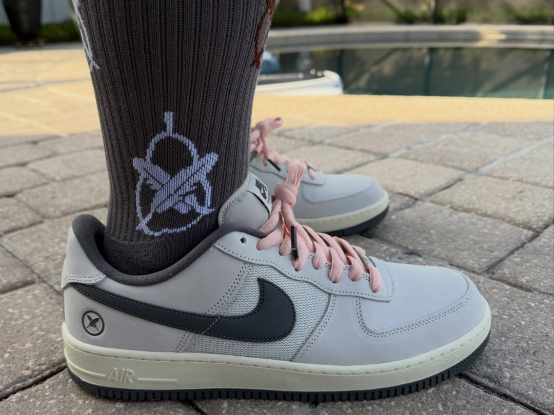 【2026年 秋 発売予定】堀米雄斗 × ナイキ SB × エア フォース 1 ロー “ホワイト/アイアングレー” (Yuto Horigome NIKE AIR FORDC 1 LOW “White/Iron Grey”) [IO8439-100]