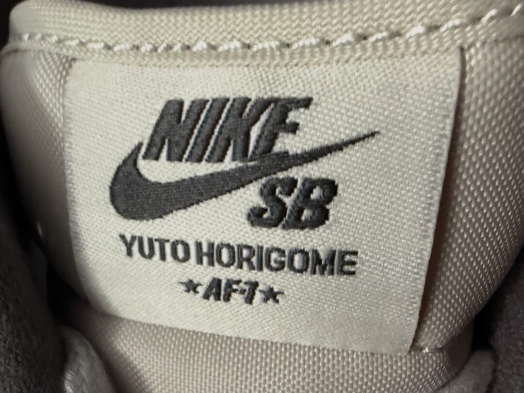 【2026年 秋 発売予定】堀米雄斗 × ナイキ SB × エア フォース 1 ロー “ホワイト/アイアングレー” (Yuto Horigome NIKE AIR FORDC 1 LOW “White/Iron Grey”) [IO8439-100]