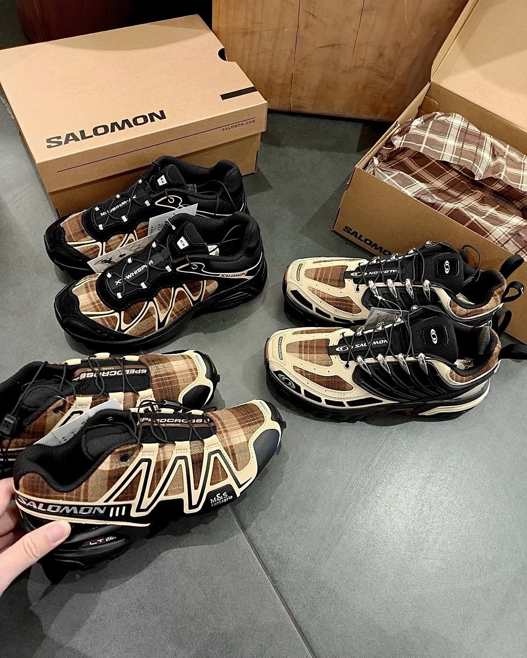 【2025年 12/5 発売】DOVER STREET MARKET {DSM} Exclusive / Salomon “HOLIDAY” (ドーバーストリートマーケット サロモン ホリデー) [L47793300/L47793400/L47793500]