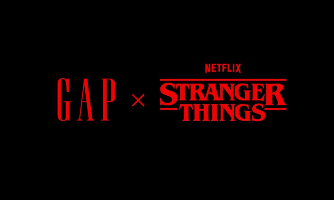 GAP × Stranger Things カプセルコレクションが2025年 11/25 発売 (ギャップ ストレンジャー・シングス)