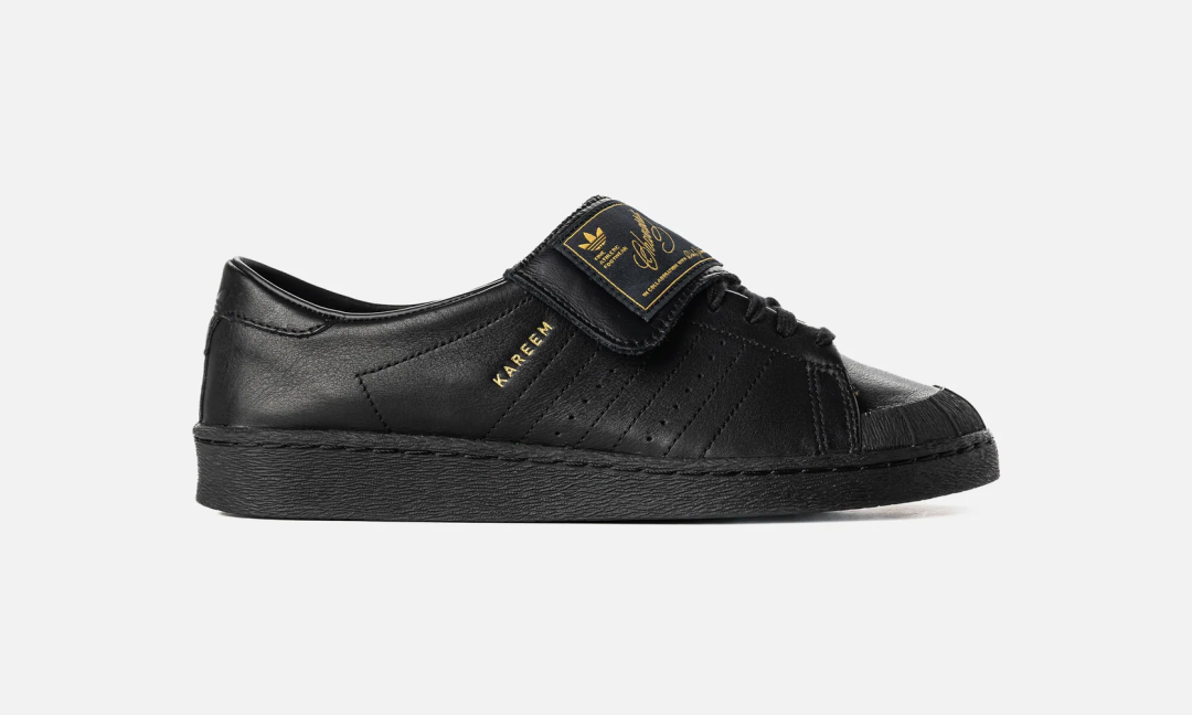 【一部海外発売 / 2025年 11/21 発売】Willy Chavarria × adidas Originals JABBAR LO “Core Black/Gold Metallic” (ウィリーチャバリア アディダス オリジナルス ジャバー ロー) [HQ4867]