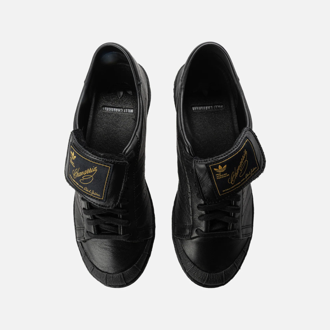 【一部海外発売 / 2025年 11/21 発売】Willy Chavarria × adidas Originals JABBAR LO “Core Black/Gold Metallic” (ウィリーチャバリア アディダス オリジナルス ジャバー ロー) [HQ4867]