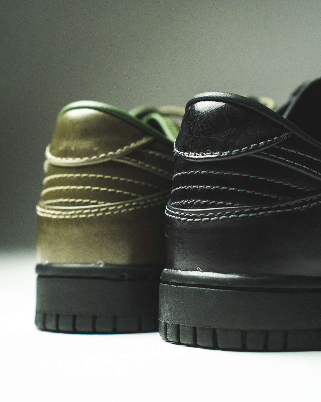 【2025年 12/16 発売】NIKE DUNK LOW RETRO PREMIUM QS “Triple Black/Army Olive” (ナイキ ダンク ロー レトロ プレミアム “トリプルブラック/アーミーオリーブ”) [IQ3342-001/IQ3342-300]