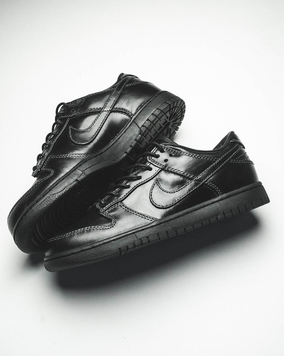 【2025年 12/16 発売】NIKE DUNK LOW RETRO PREMIUM QS “Triple Black/Army Olive” (ナイキ ダンク ロー レトロ プレミアム “トリプルブラック/アーミーオリーブ”) [IQ3342-001/IQ3342-300]