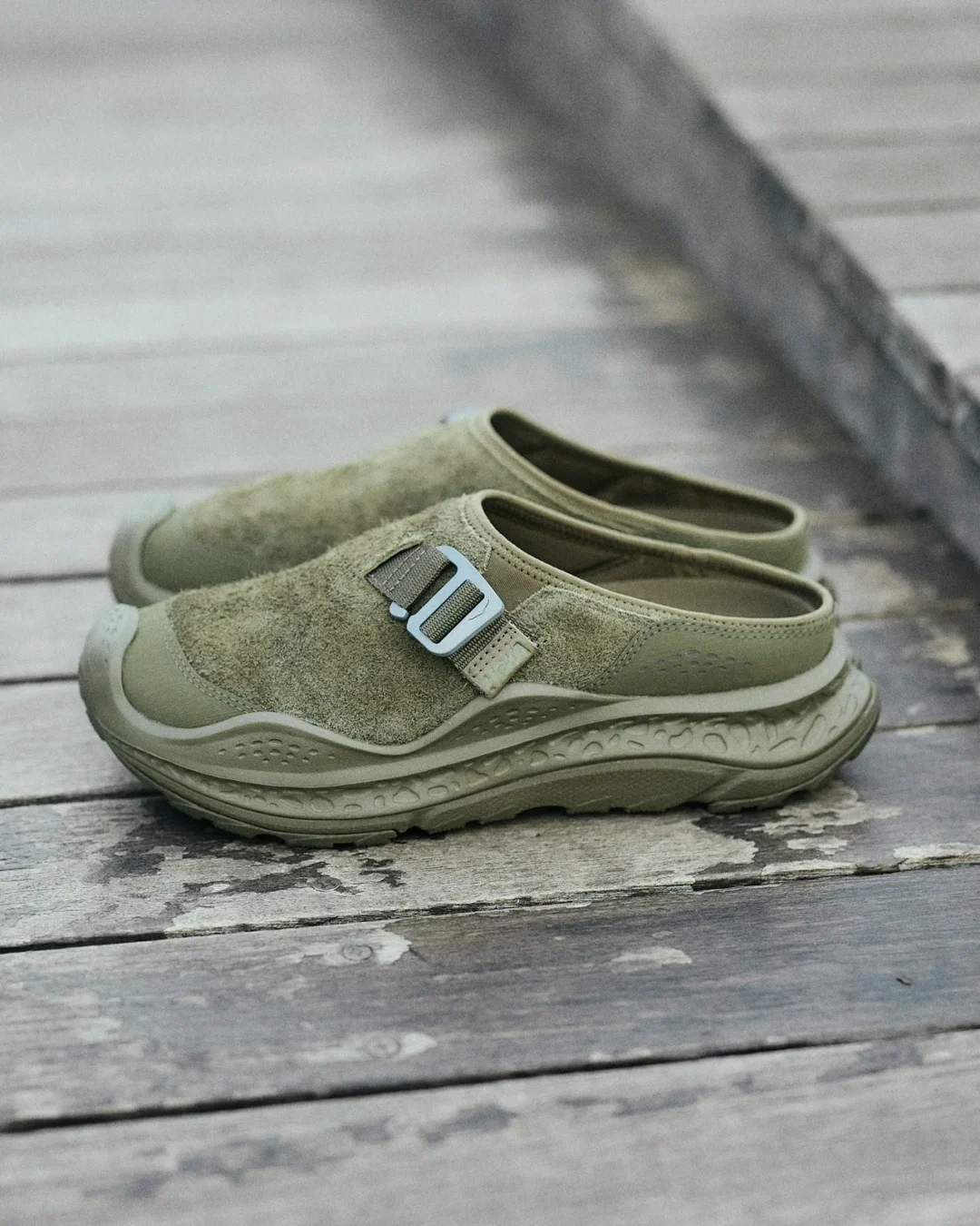 【2025年 12/1 発売】HOKA ORA PRIMO EXT “Antique Olive/Squid Ink” (ホカ オラ・プリモ) [1168973-AQLV/1168973-SSQ]