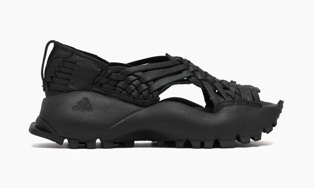 【2025年 10/31 & 年末 発売予定】Willy Chavarria × adidas Originals HUARACHE “Core Black” (ウィリーチャバリア アディダス オリジナルス ワラチェ “ブラック”) [JS2117]