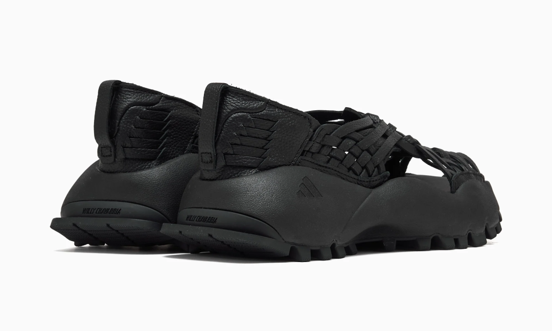 【2025年 10/31 & 年末 発売予定】Willy Chavarria × adidas Originals HUARACHE “Core Black” (ウィリーチャバリア アディダス オリジナルス ワラチェ “ブラック”) [JS2117]