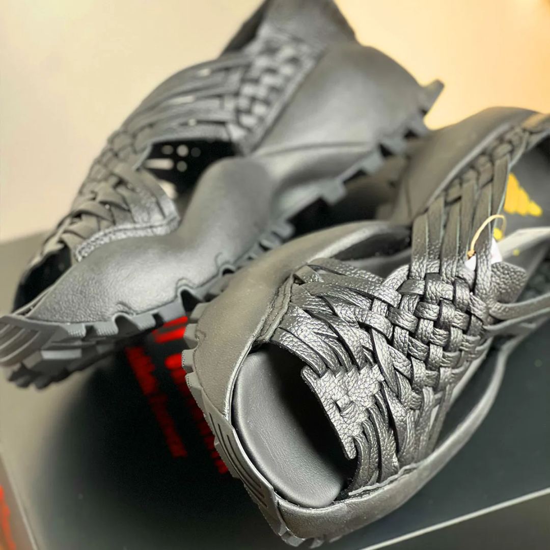 【2025年 10/31 & 年末 発売予定】Willy Chavarria × adidas Originals HUARACHE “Core Black” (ウィリーチャバリア アディダス オリジナルス ワラチェ “ブラック”) [JS2117]