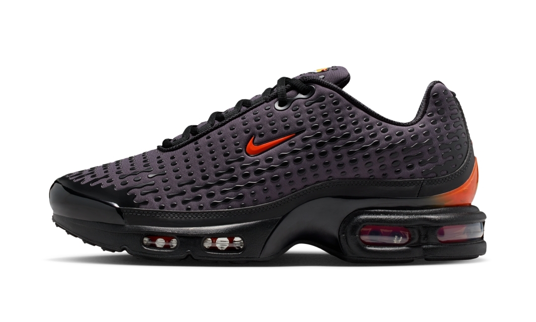 【2025年末 発売予定】NIKE AIR MAX PLUS VII “Black/Medium Ash/Bright Crimson” (ナイキ エア マックス プラス “ブラック/アッシュ/クリムゾン”) [HQ2197-002]
