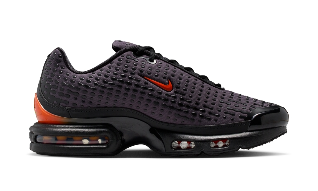 【2025年末 発売予定】NIKE AIR MAX PLUS VII “Black/Medium Ash/Bright Crimson” (ナイキ エア マックス プラス “ブラック/アッシュ/クリムゾン”) [HQ2197-002]