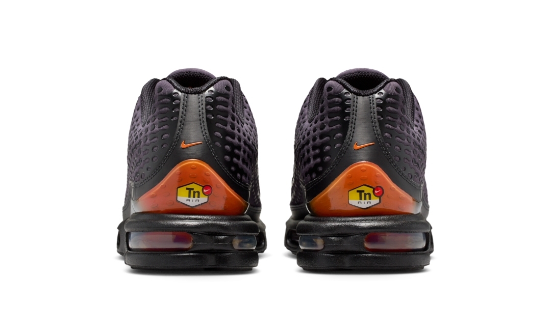 【2025年末 発売予定】NIKE AIR MAX PLUS VII “Black/Medium Ash/Bright Crimson” (ナイキ エア マックス プラス “ブラック/アッシュ/クリムゾン”) [HQ2197-002]