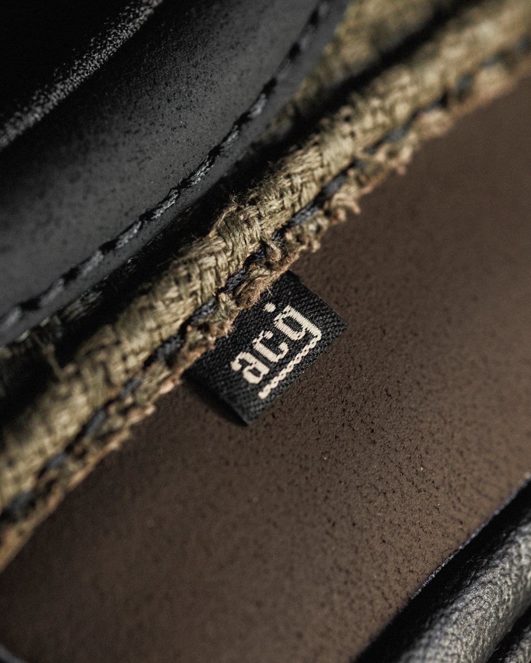 【2025年 12/1 発売】NIKE ACG IZY “Black/Medium Olive/Dark Chocolate” (ナイキ アイジー “ブラック/オリーブ/チョコレート”) [IO4547-001]