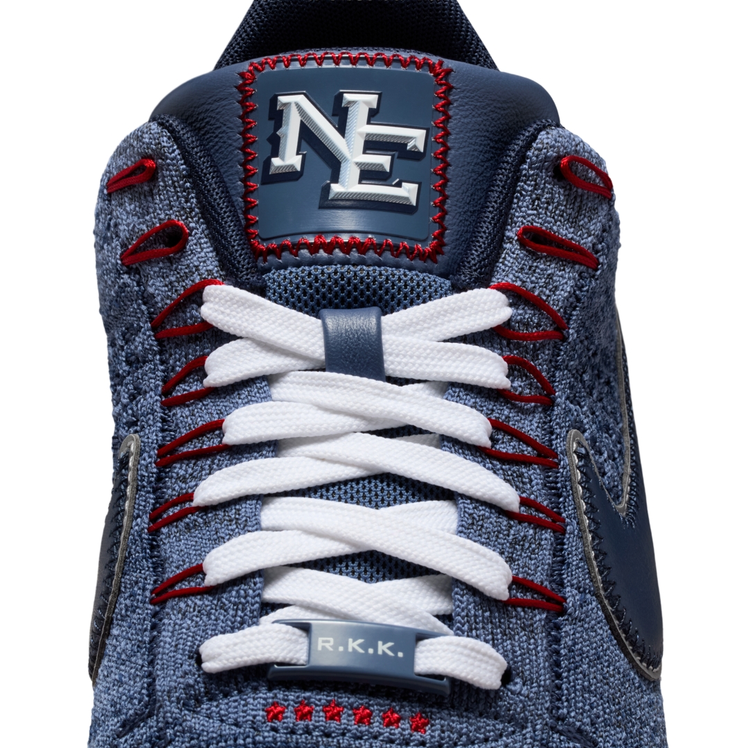 【2025年 発売予定】Robert Kraft x NIKE AIR FORCE 1 LOW ULTRA FLYKNIT “Patriots” (ロバート・クラフト ナイキ エア フォース ロー ウルトラ フライニット “ニューイングランド・ペイトリオッツ”) [FV4079-491]