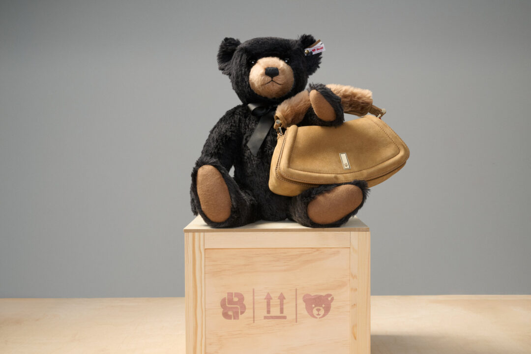 テディベアのぬくもりとスタイルを纏う、ホリデーカプセルコレクション「BOSS × STEIFF」が発売 (ボス シュタイフ)