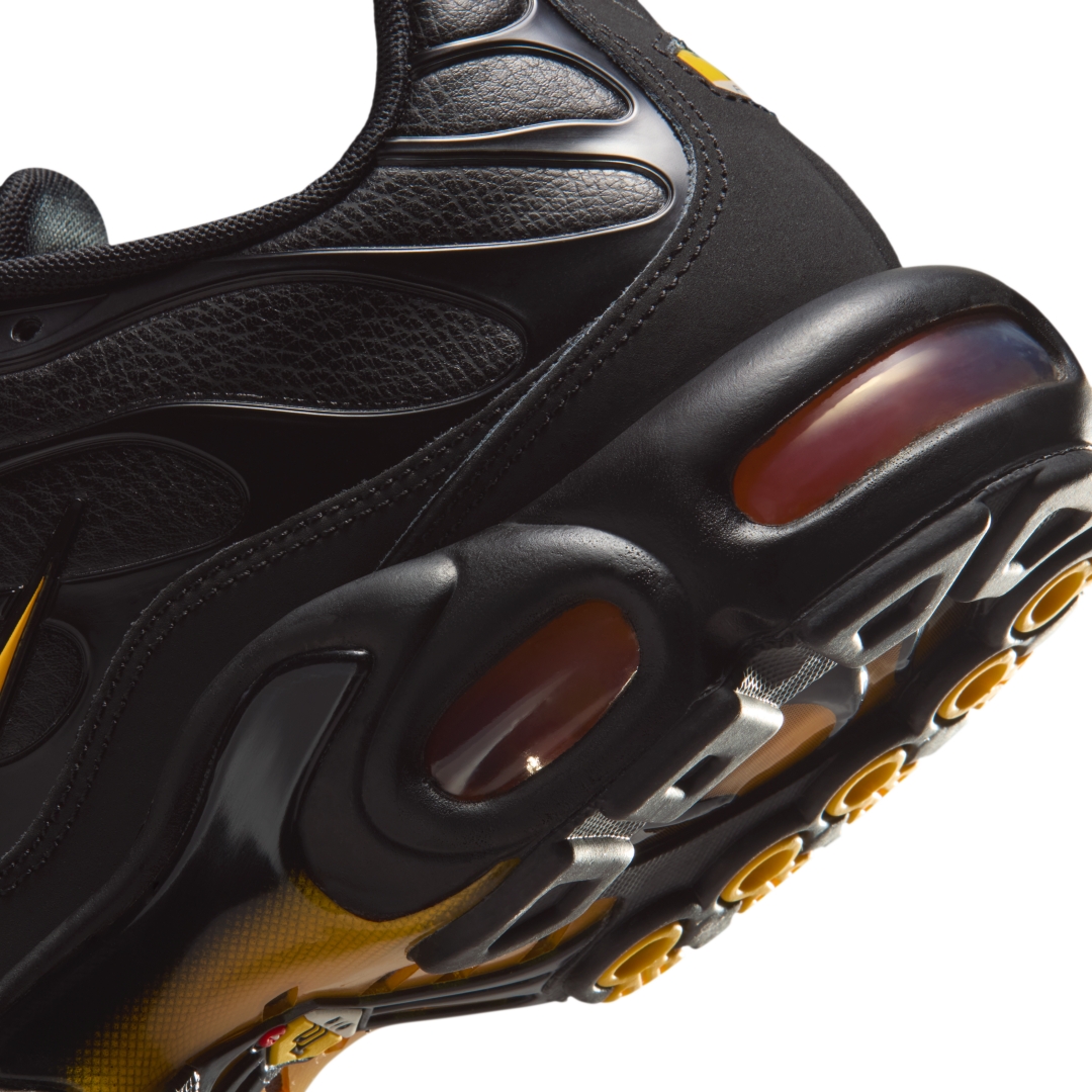 【2025年末 発売予定】NIKE AIR MAX PLUS PREMIUM “Black/Laser Orange” (ナイキ エア マックス プラス プレミアム “ブラック/レーザーオレンジ”) [IF4390-001]