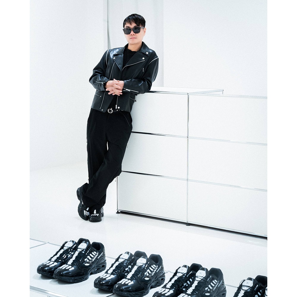 【2025年 11/21 発売】SBTG x Mizuno WAVE RIDER 10 “Black/White” (サボタージュ ミズノ ウェーブ ライダー) [D1GD2526-01]