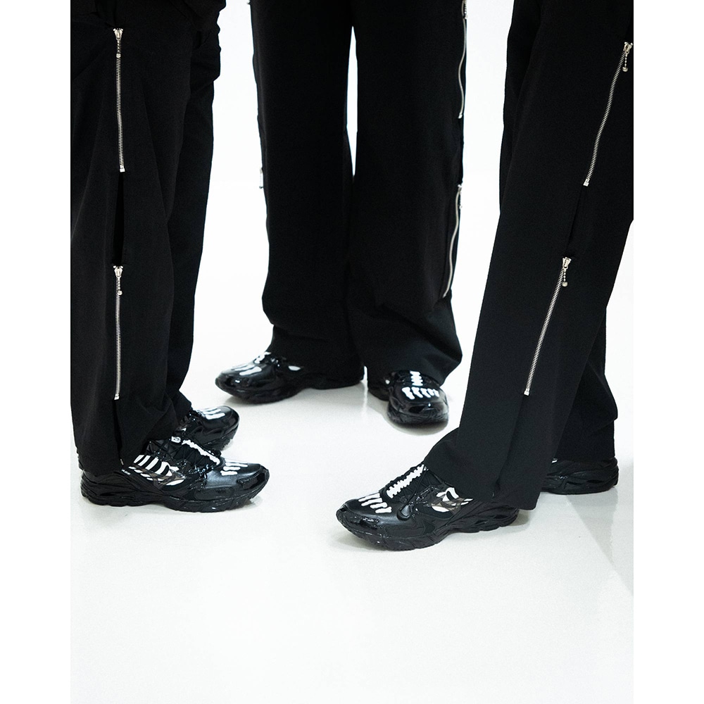 【2025年 11/21 発売】SBTG x Mizuno WAVE RIDER 10 “Black/White” (サボタージュ ミズノ ウェーブ ライダー) [D1GD2526-01]