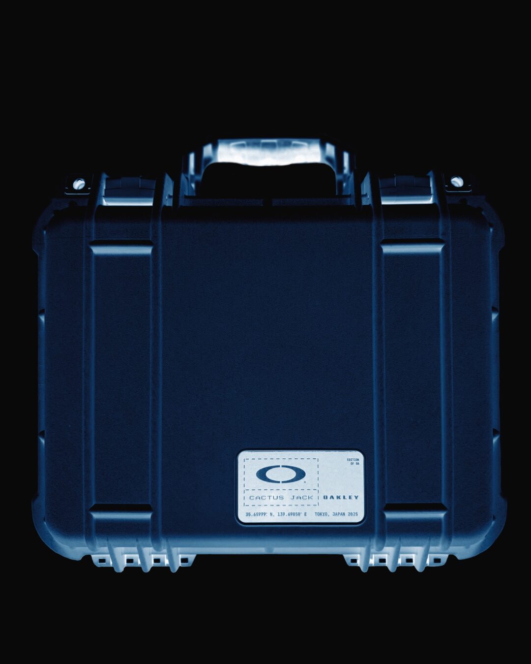 Travis Scott/Cactus Jack x Oakley “MUZM X-Metal Juliet”が2026年 発売予定 (トラヴィス・スコット/カクタスジャック オークリー)