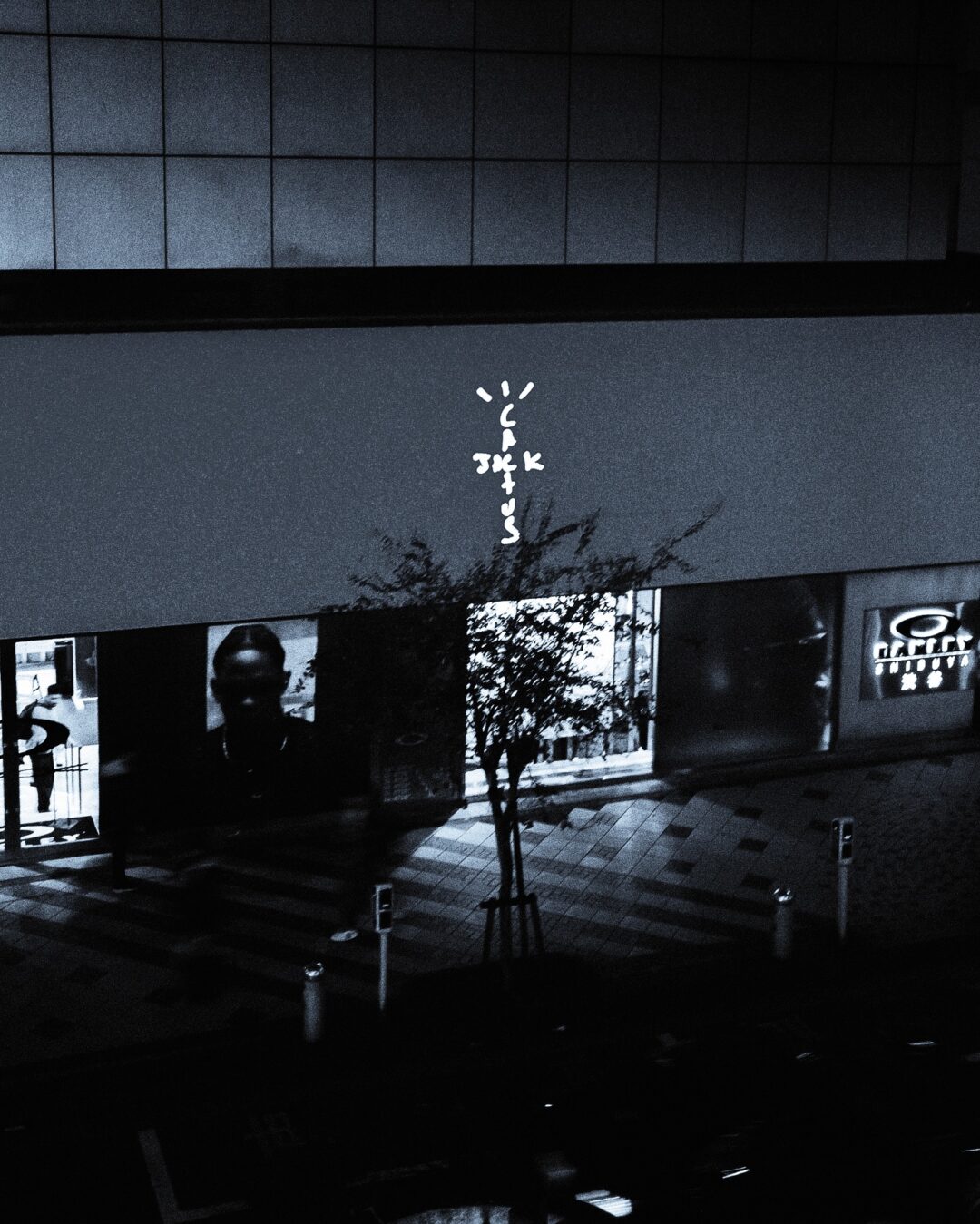 Travis Scott/Cactus Jack x Oakley “MUZM X-Metal Juliet”が2026年 発売予定 (トラヴィス・スコット/カクタスジャック オークリー)