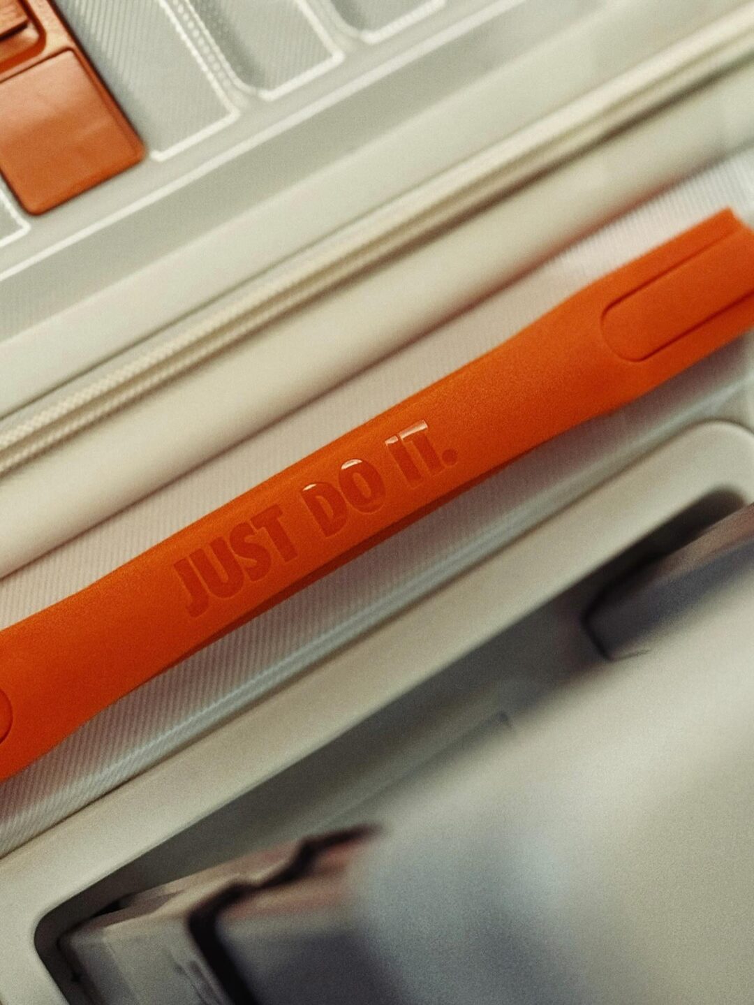 【海外限定ノベルティ】NIKE LUGGEGE “Beige”が登場 (ナイキ ラゲッジ “ベージュ”)