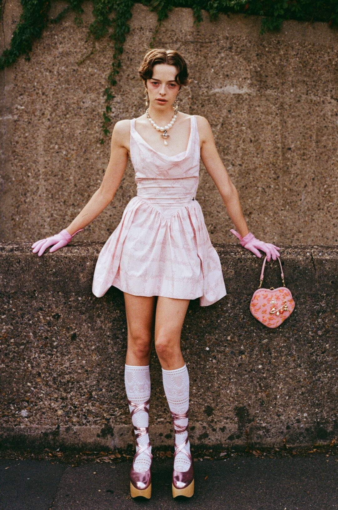 マンガ「NANA」×「Vivienne Westwood」25周年を記念したスペシャル・カプセルコレクションが2025年 11/14 発売 (ナナ ヴィヴィアン・ウエストウッド 矢沢あい Ai Yamaza)