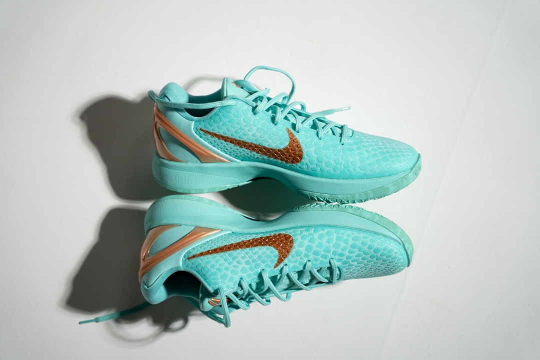 【2025年末 発売予定】Jalen Brunson x NIKE KOBE 6 PROTRO “Statue of Liberty” (ジェイレン・ブランソン ナイキ コービー 6 プロトロ “スタチュー・オブ・リバティ”) [IQ5774-300]