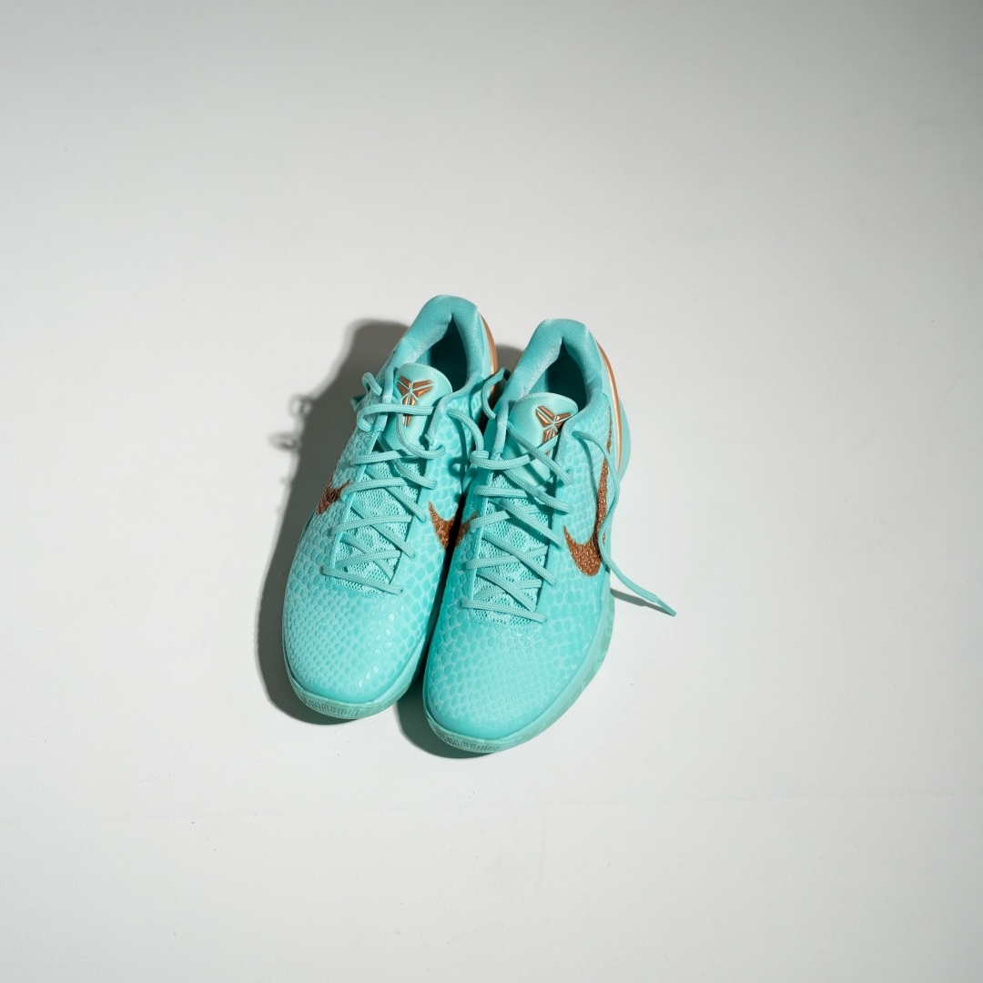 【2025年末 発売予定】Jalen Brunson x NIKE KOBE 6 PROTRO “Statue of Liberty” (ジェイレン・ブランソン ナイキ コービー 6 プロトロ “スタチュー・オブ・リバティ”) [IQ5774-300]