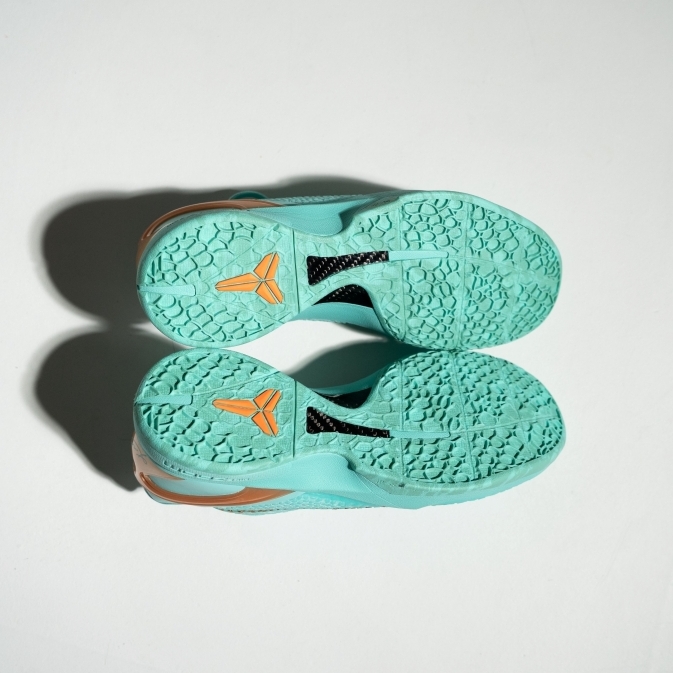 【2025年末 発売予定】Jalen Brunson x NIKE KOBE 6 PROTRO “Statue of Liberty” (ジェイレン・ブランソン ナイキ コービー 6 プロトロ “スタチュー・オブ・リバティ”) [IQ5774-300]