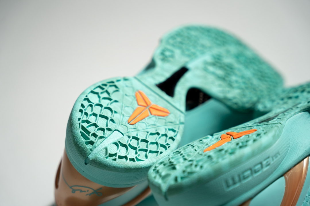 【2025年末 発売予定】Jalen Brunson x NIKE KOBE 6 PROTRO “Statue of Liberty” (ジェイレン・ブランソン ナイキ コービー 6 プロトロ “スタチュー・オブ・リバティ”) [IQ5774-300]