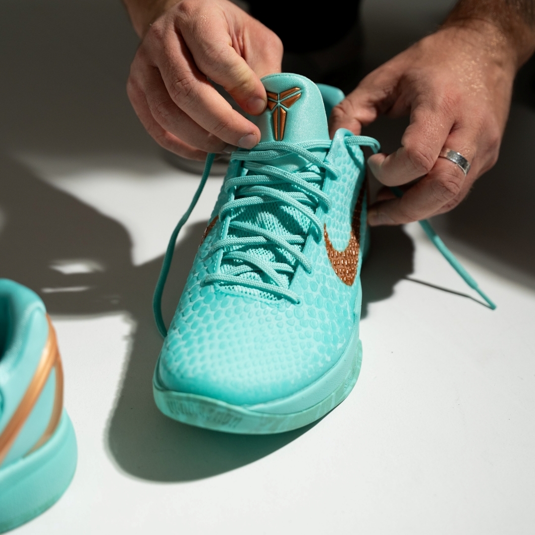 【2025年末 発売予定】Jalen Brunson x NIKE KOBE 6 PROTRO “Statue of Liberty” (ジェイレン・ブランソン ナイキ コービー 6 プロトロ “スタチュー・オブ・リバティ”) [IQ5774-300]