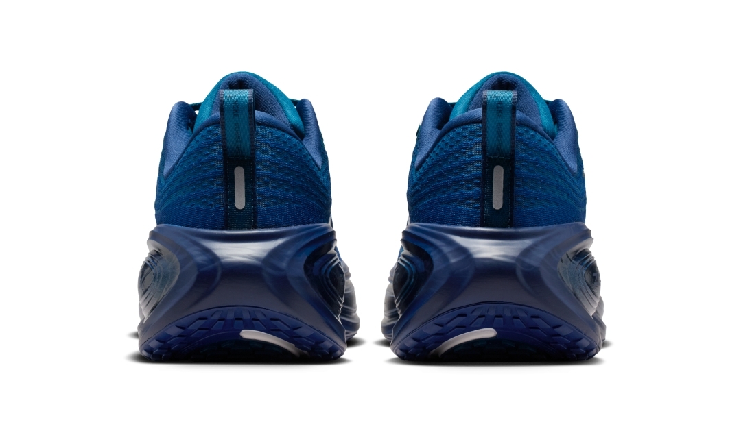 【2025年 12/5 発売予定】Swarovski × NIKE W VOMERO PLUS “Blue Force” (スワロフスキー ボメロ プラス “ブルーフォース”) [IM7389-499]