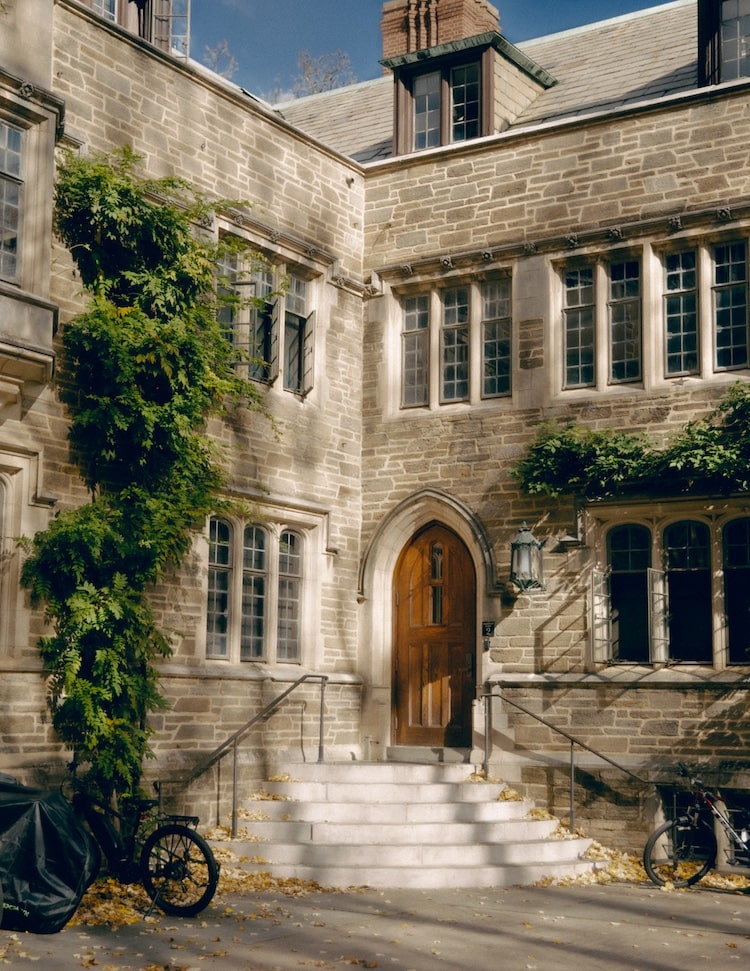 ACADEMY by Chris Echevarria × BEAMS PLUS 初コラボレーションが2025年 11/21 発売 (アカデミー バイ ブラックストック&ウェバー ビームス プラス)