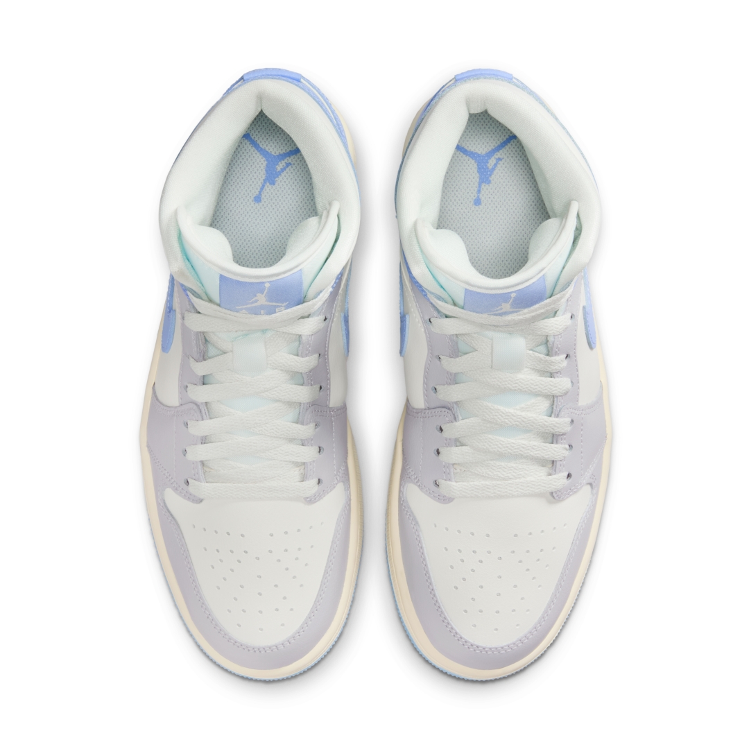 【2025年 発売予定】NIKE W AIR JORDAN 1 MID “Psychic Blue/Sail/Coconut Milk” (ナイキ エア ジョーダン 1 ミッド “サイキックブルー”) [BQ6472-402]