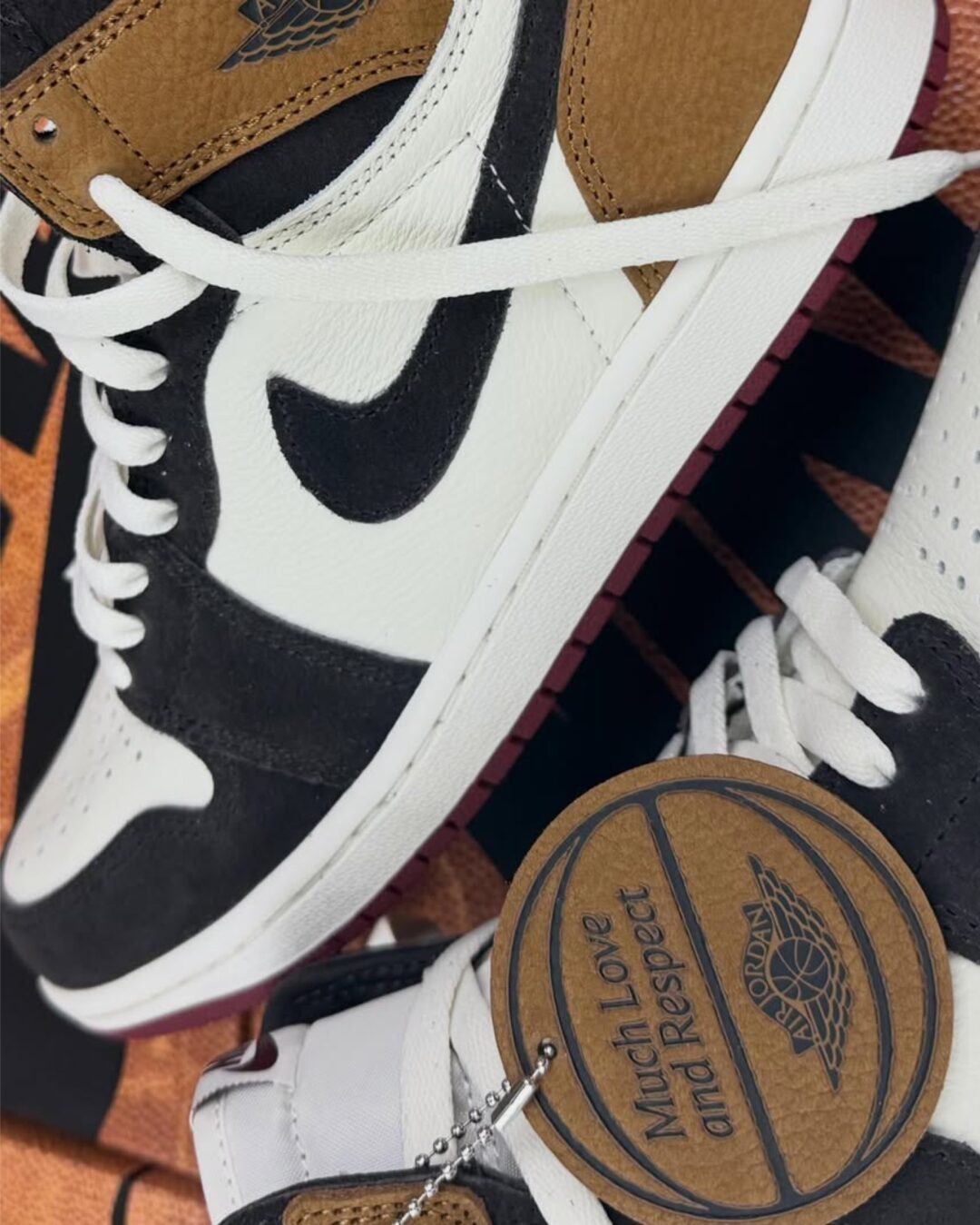 【2026年 7/2 & 8/1 発売予定】NIKE AIR JORDAN 1 HIGH OG “Love The Game” (ナイキ エア ジョーダン 1 ハイ “ラブ ザ ゲーム”) [DZ5485-201]