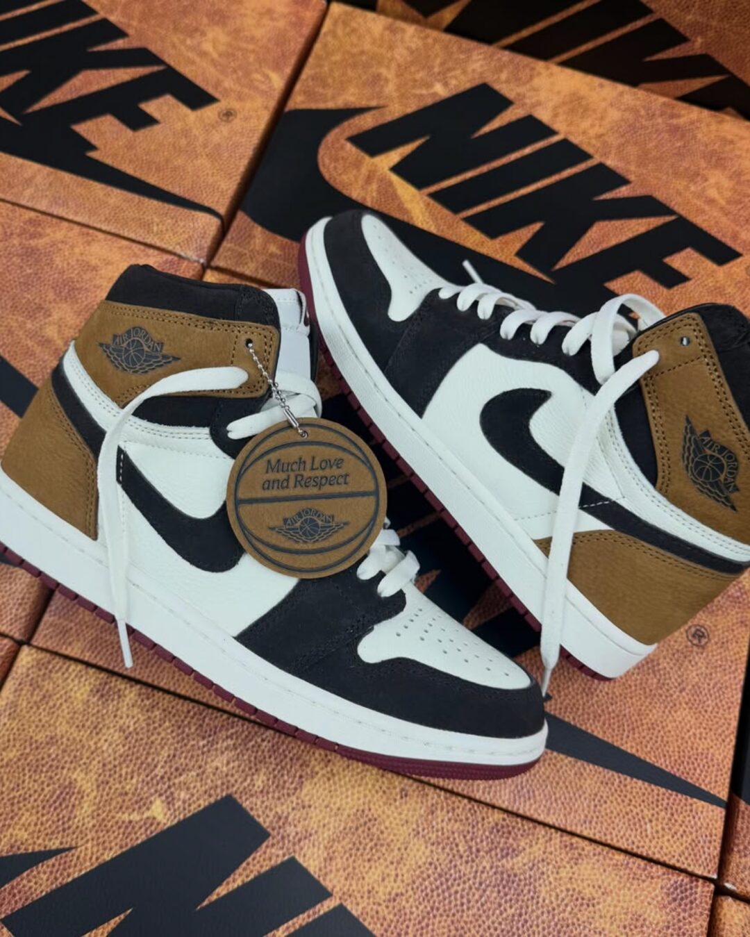 【2026年 7/2 & 8/1 発売予定】NIKE AIR JORDAN 1 HIGH OG “Love The Game” (ナイキ エア ジョーダン 1 ハイ “ラブ ザ ゲーム”) [DZ5485-201]