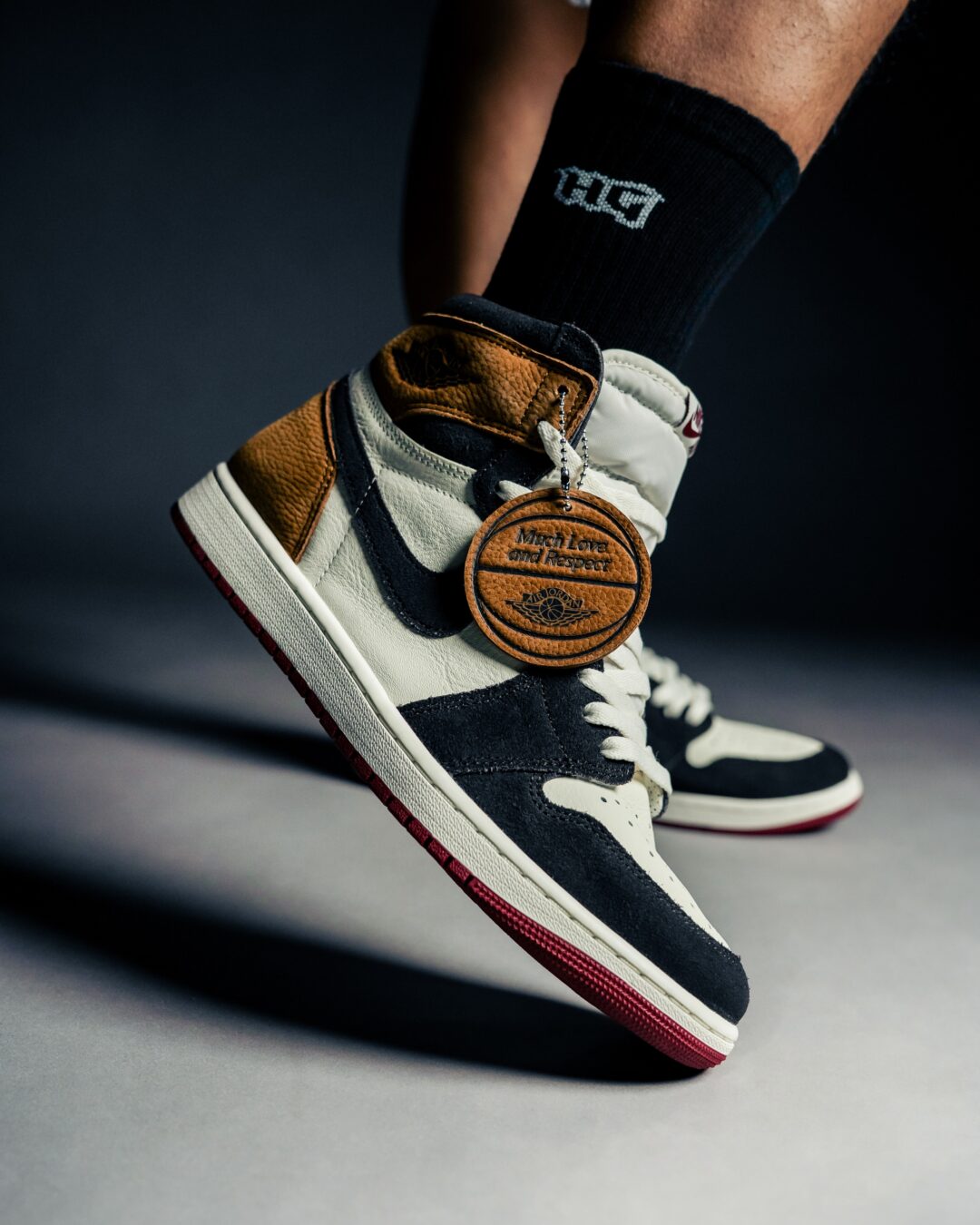 【2026年 7/2 & 8/1 発売予定】NIKE AIR JORDAN 1 HIGH OG “Love The Game” (ナイキ エア ジョーダン 1 ハイ “ラブ ザ ゲーム”) [DZ5485-201]