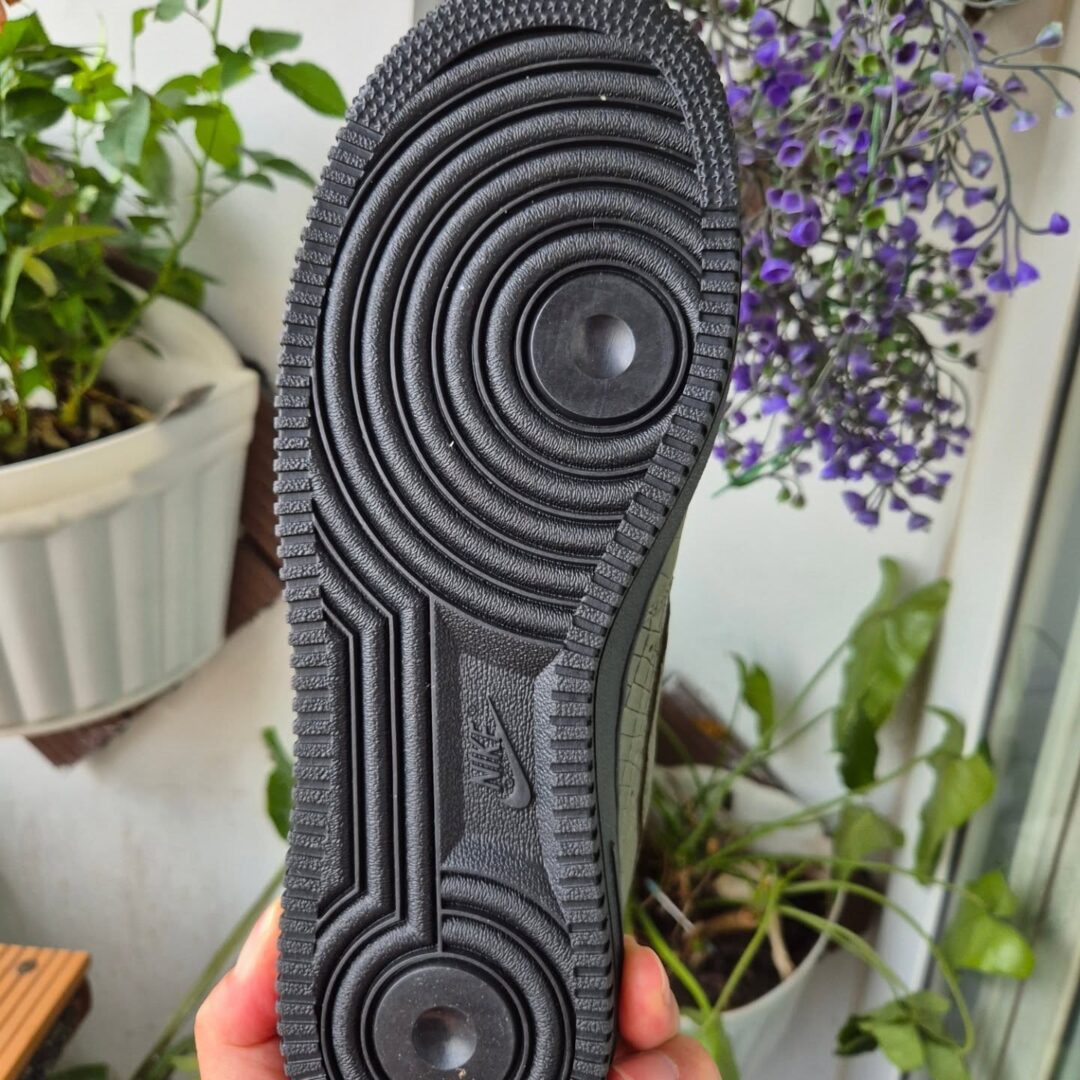 【2025年 発売予定】NIKE AIR FORCE 1 07 LOW “Morse Code/Croc/Cargo Khaki” (ナイキ エアフォース ロー “モールス信号/クロコ/カーキ”) [IQ3370-325]