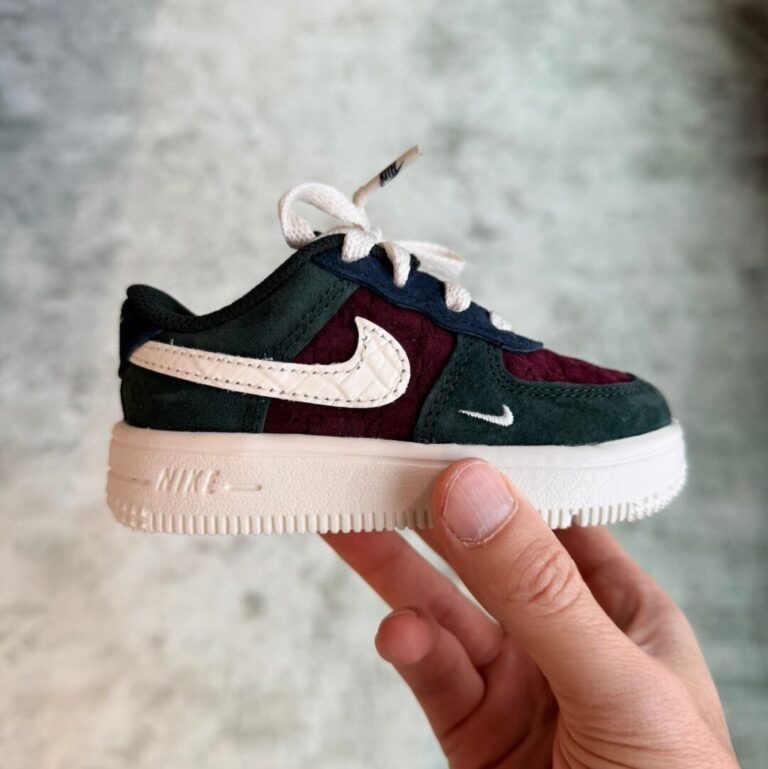 2025年末 発売予定】KITH × NIKE AIR FORCE 1 LOW SP “Kithmas” (キス