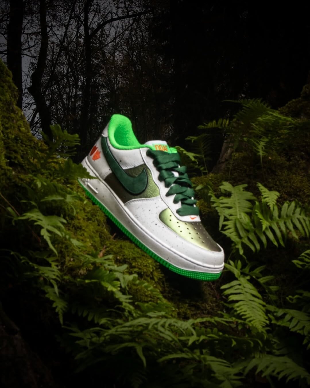 【2025年 11/27 発売】Division Street x NIKE AIR FORCE 1 LOW “Ducks of a Feather” (ディヴィジョン・ストリート ナイキ エア フォース ロー “ダックス オブ ア ファーザー”) [IU7613-100/IU7612-700]