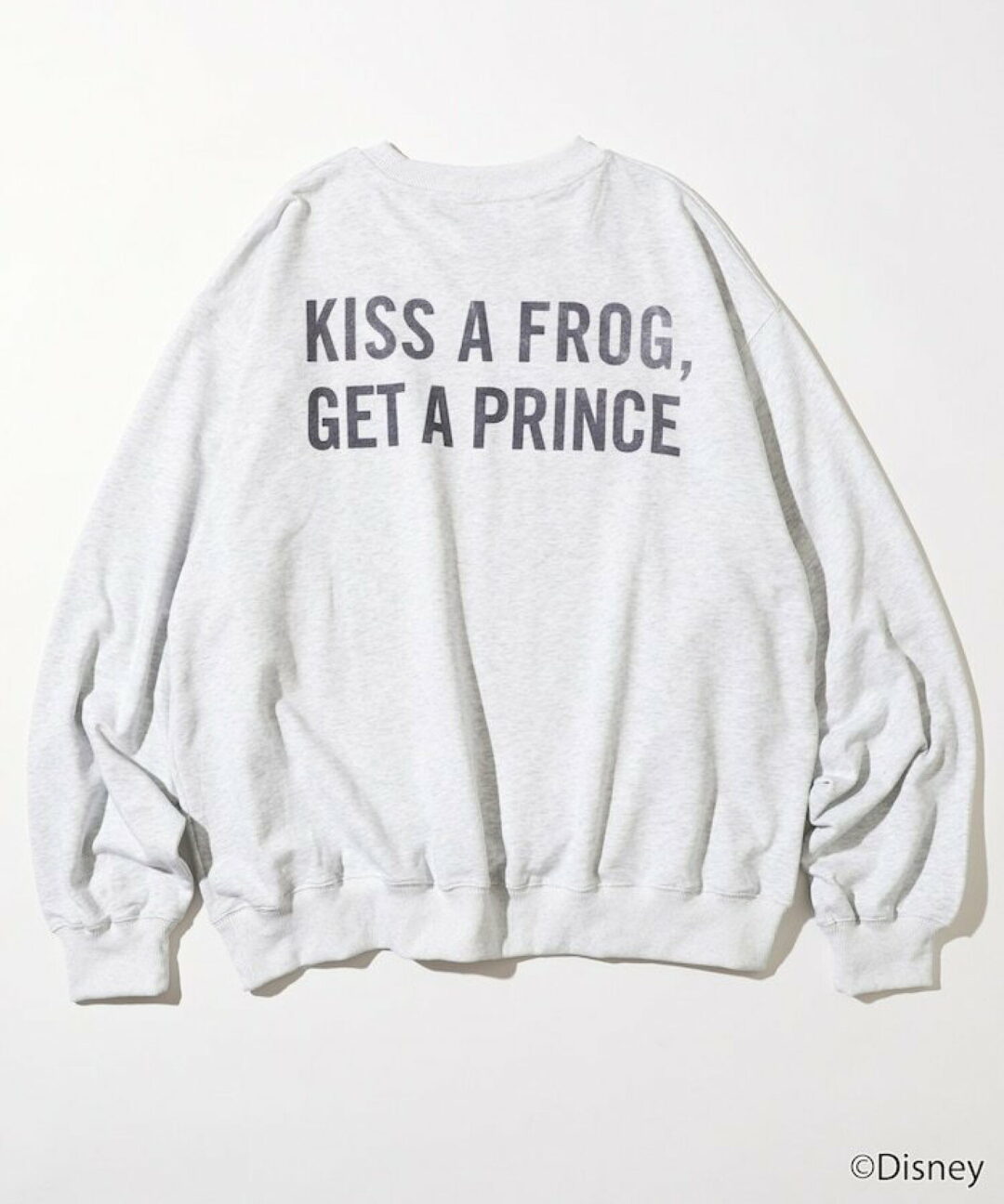 『カーミット・ザ・フロッグ』グラフィックプリントが目を引くクルーネックスウェットが発売 (The Muppets KERMIT THE FROG)