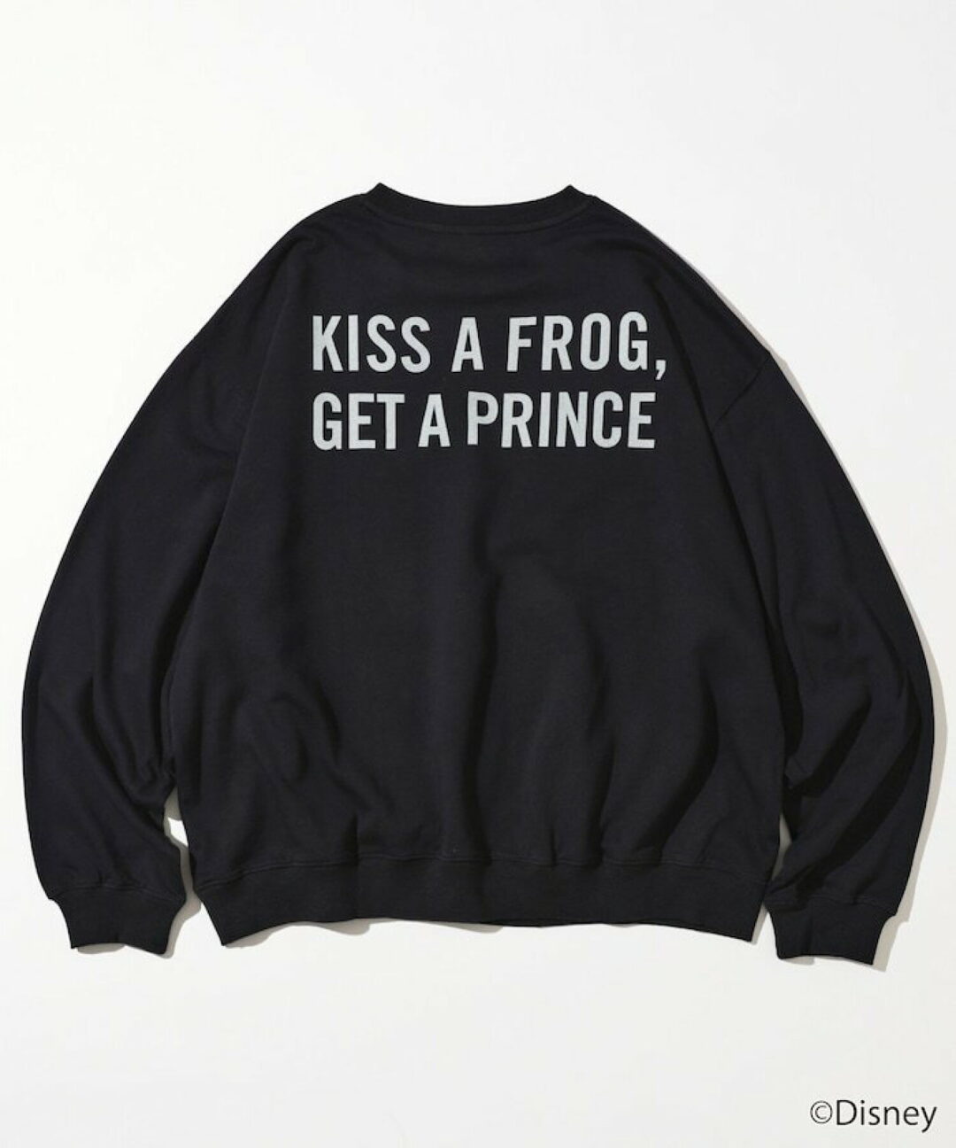 『カーミット・ザ・フロッグ』グラフィックプリントが目を引くクルーネックスウェットが発売 (The Muppets KERMIT THE FROG)